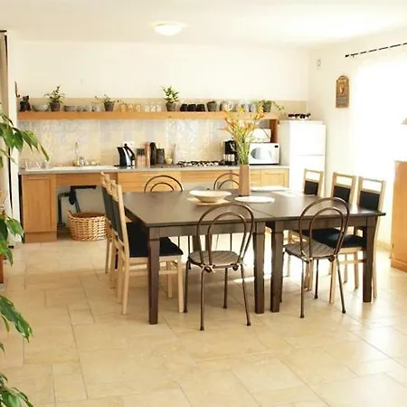 Le Clos Carre - Appart' Aparthotel Saint-Maurice-de-Gourdans